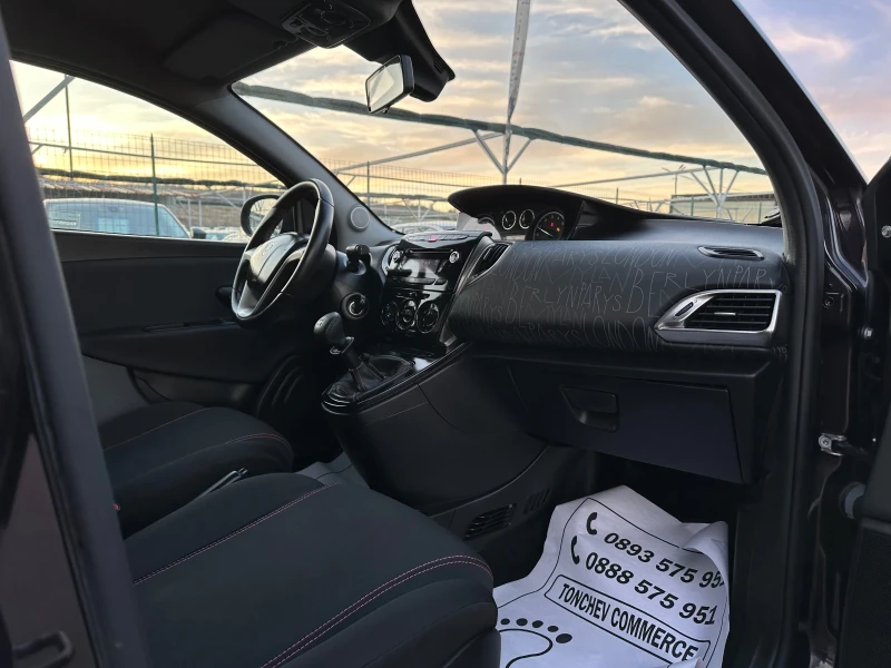 Lancia Ypsilon 1.2i-NEW-101.903km-CITY-TOP-TOP-TOP-EURO-5B, снимка 14 - Автомобили и джипове - 48021819