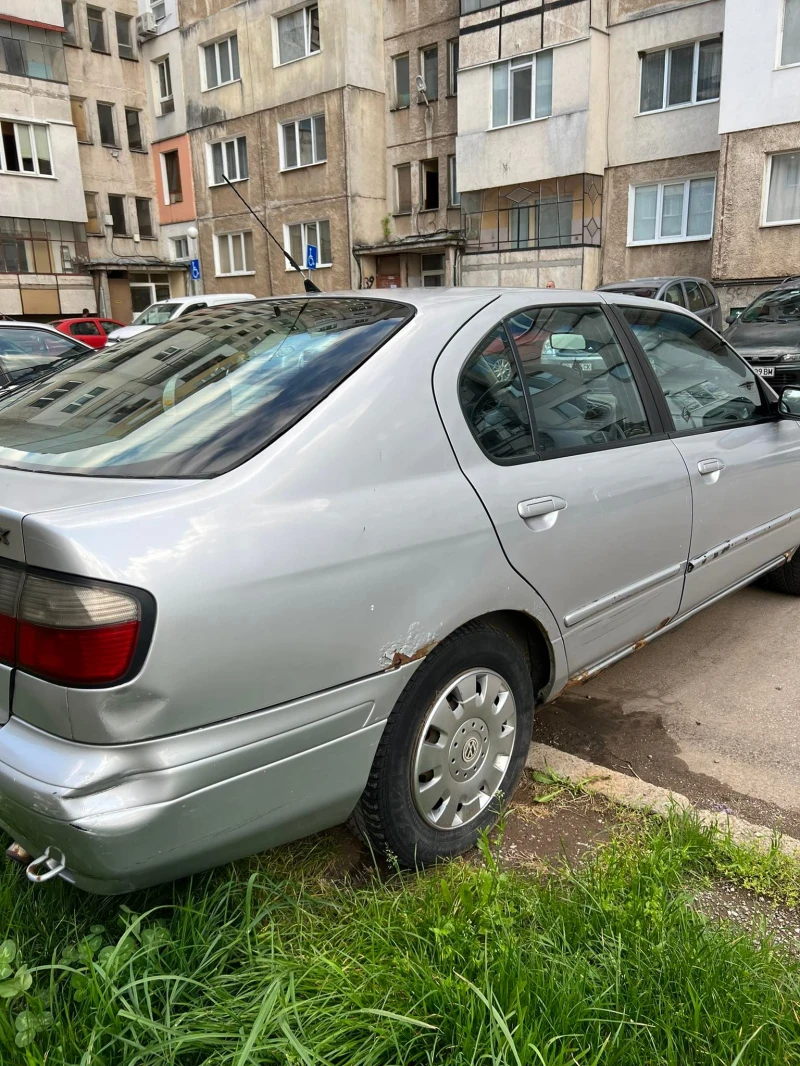 Nissan Primera, снимка 9 - Автомобили и джипове - 52110763