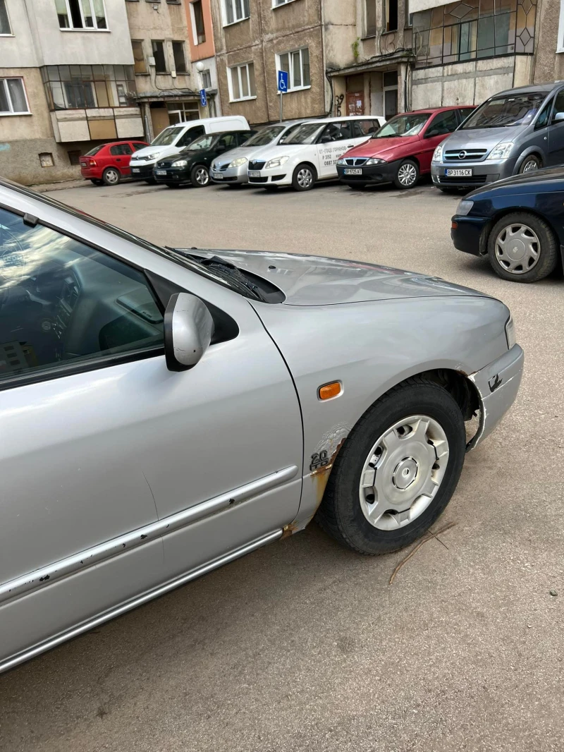 Nissan Primera, снимка 6 - Автомобили и джипове - 52110763