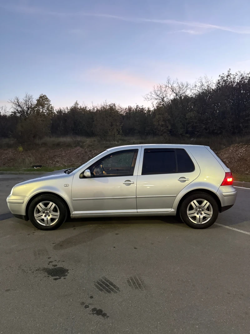 VW Golf 1.6, снимка 3 - Автомобили и джипове - 52278800