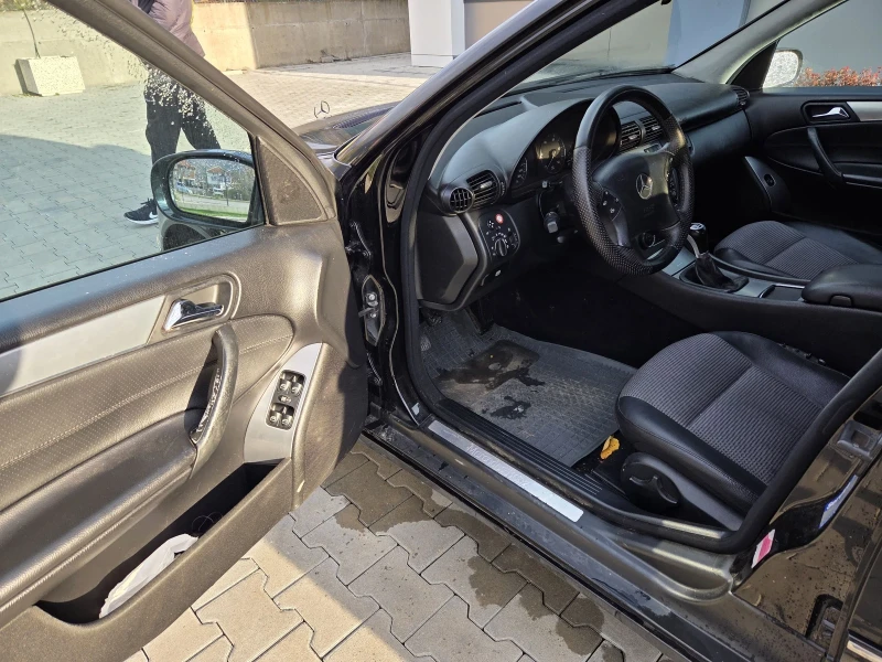 Mercedes-Benz C 220, снимка 10 - Автомобили и джипове - 52593427