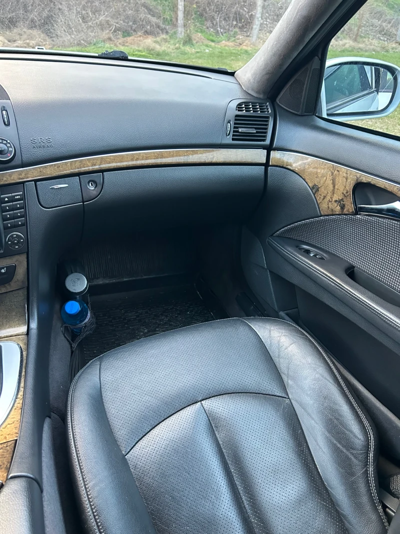 Mercedes-Benz E 220 2.2 CDI, снимка 8 - Автомобили и джипове - 53047005