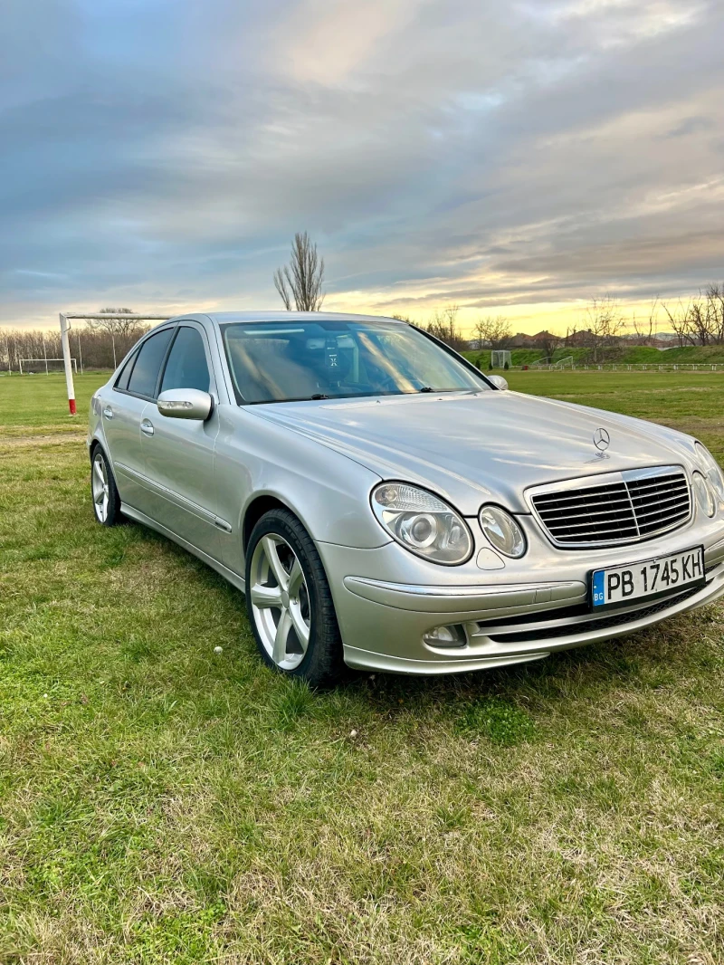 Mercedes-Benz E 220 2.2 CDI, снимка 15 - Автомобили и джипове - 53047005