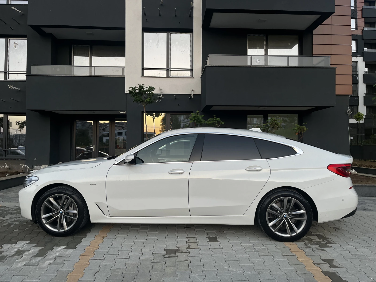 BMW 6 GT 640i Luxury xDrive - изображение 8