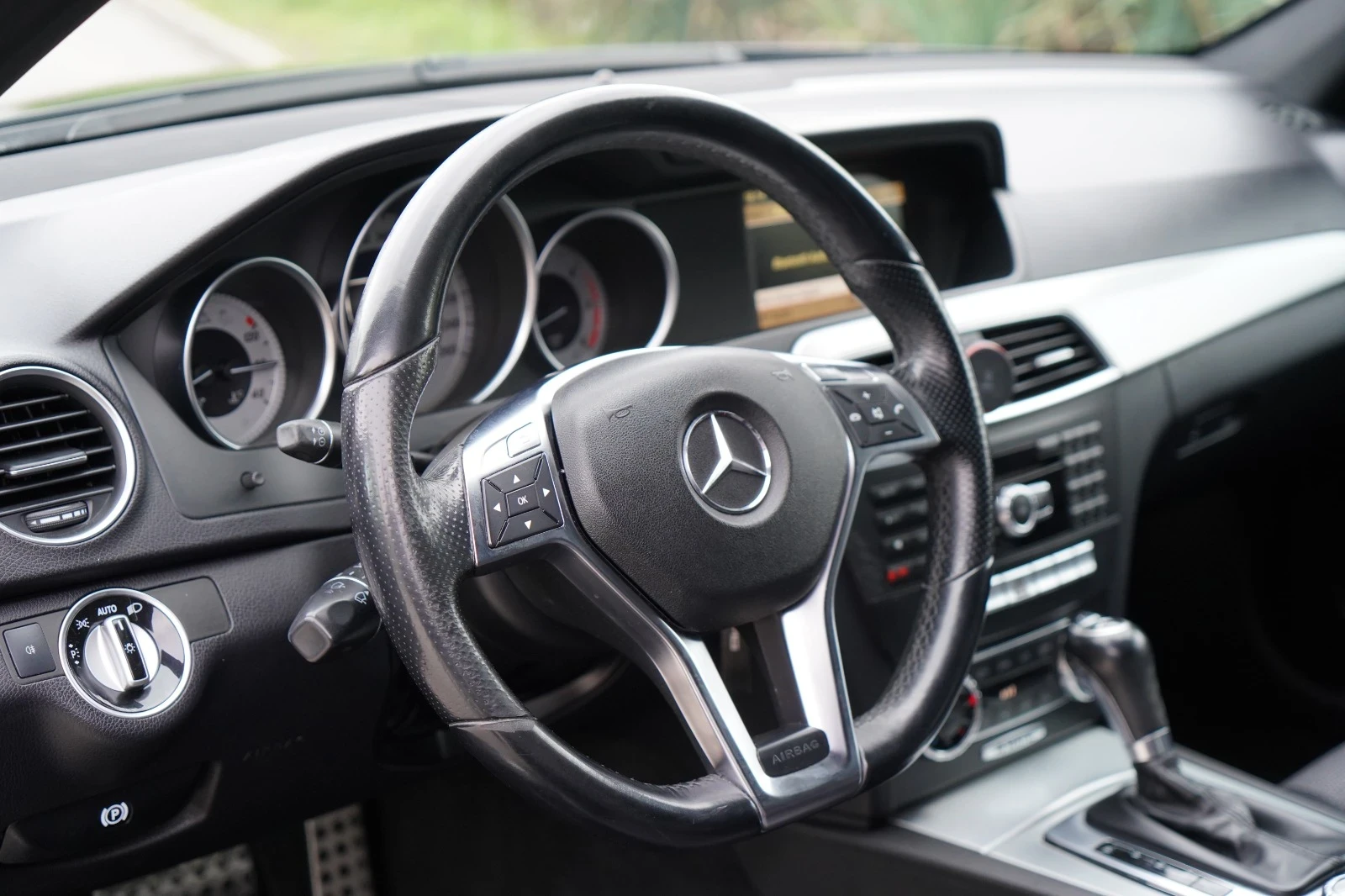 Mercedes-Benz C 350  - изображение 8