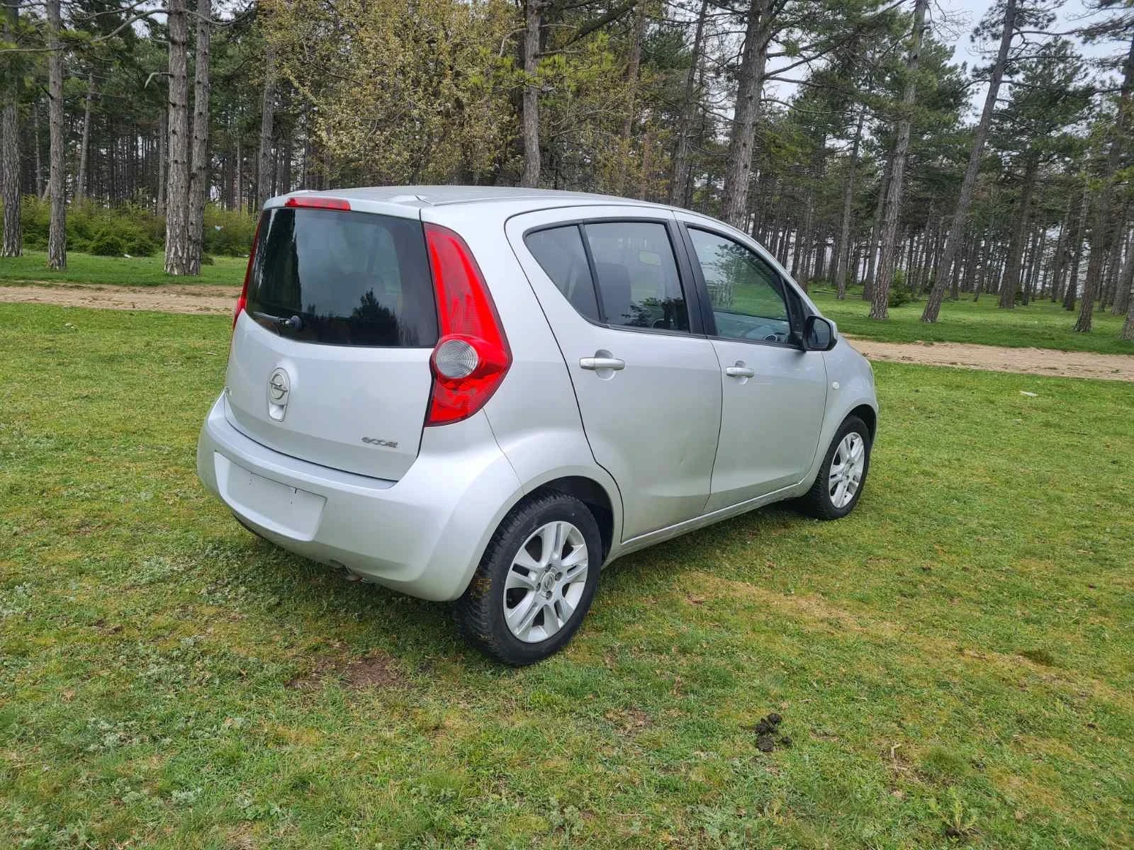 Opel Agila 1.0/КЛИМАТИК/ НОВ СЪЕДИНИТЕЛ - изображение 4