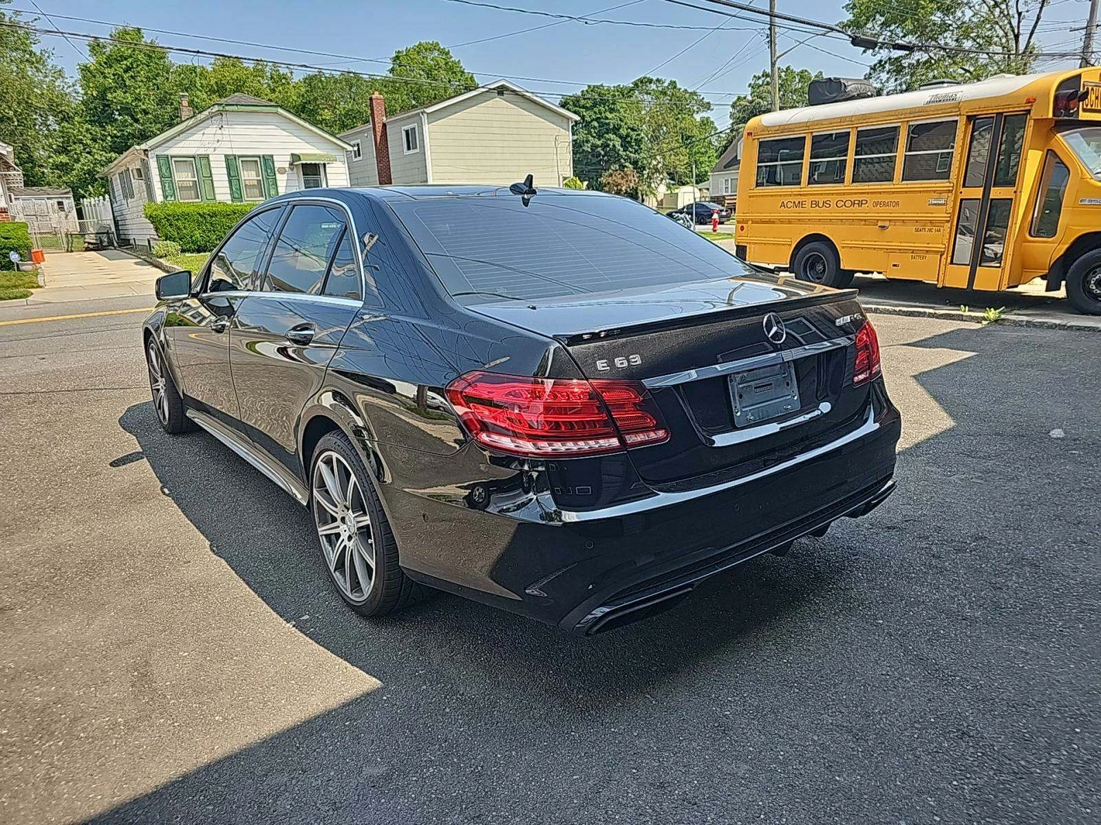 Mercedes-Benz E 63 AMG S* CARBON* CERAMIC* 360* HARMAN* LANE ASIST* NIGHT - изображение 3