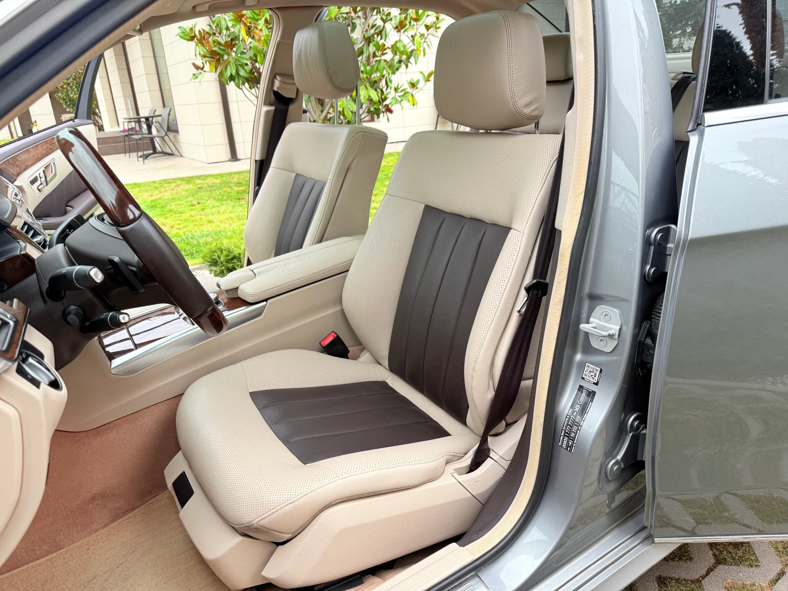 Mercedes-Benz E 350 cdi DISTRONIK* PANORAMA - изображение 7