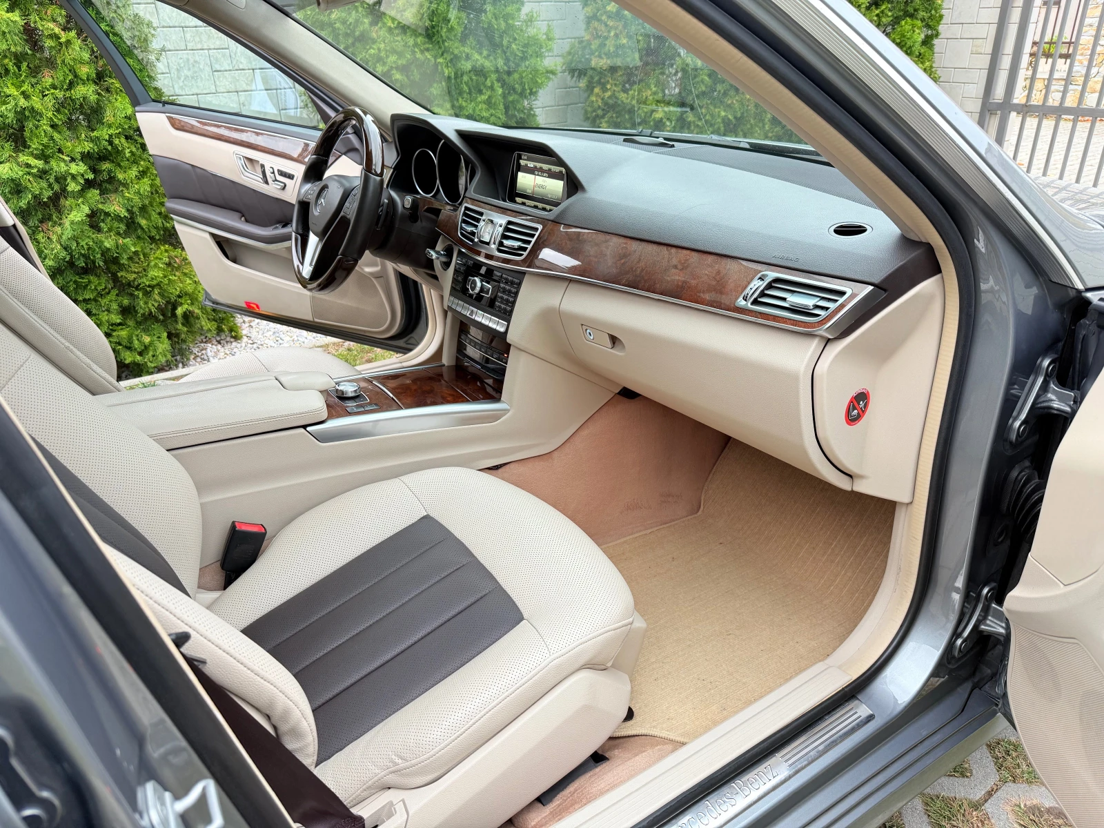 Mercedes-Benz E 350 cdi DISTRONIK* PANORAMA - изображение 9