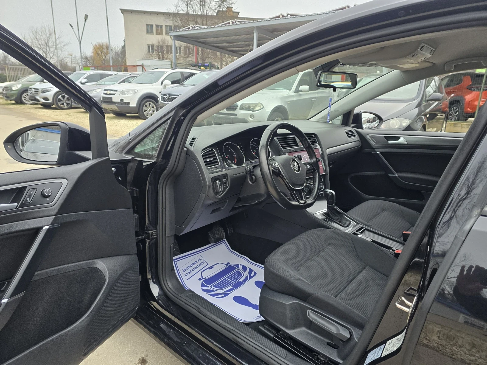 VW Golf 1.6TDI 115к.с Comfort DSG - изображение 10