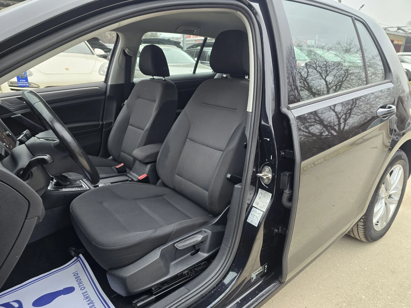 VW Golf 1.6TDI 115к.с Comfort DSG - изображение 9