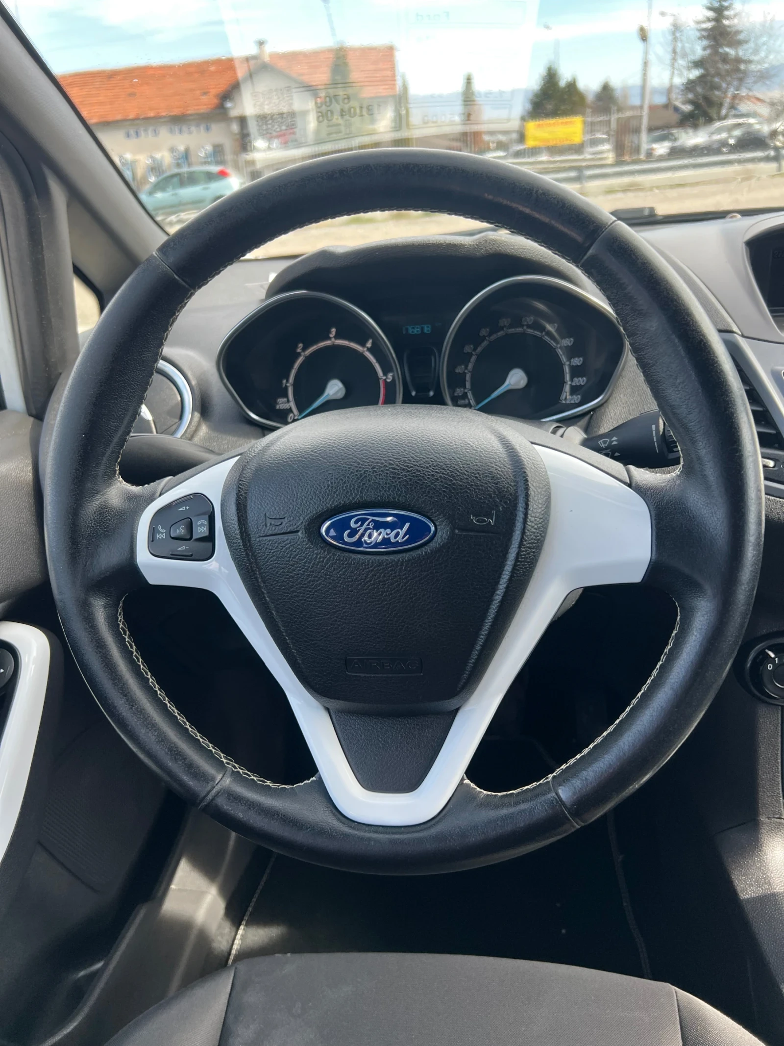 Ford Fiesta 1.5D TITANIUM EURO6B, снимка 11 - Автомобили и джипове - 53111578