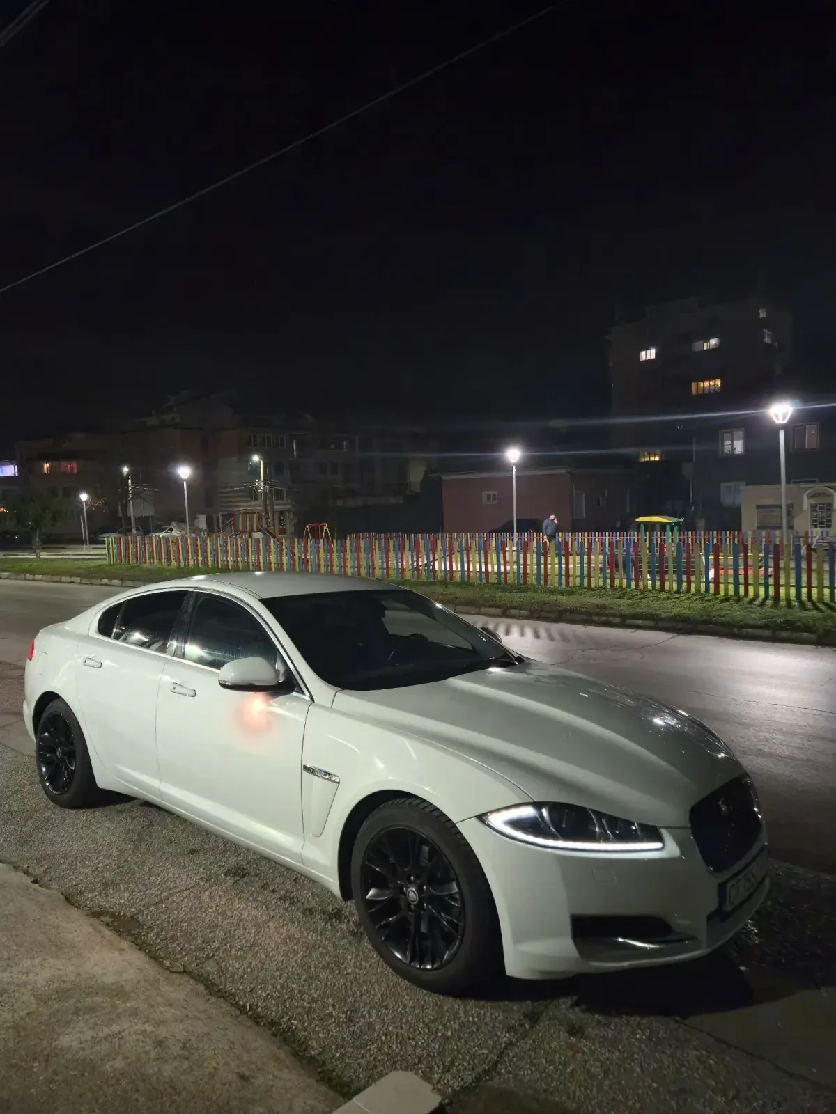 Jaguar Xf 2.2D Facelift, снимка 12 - Автомобили и джипове - 53753783