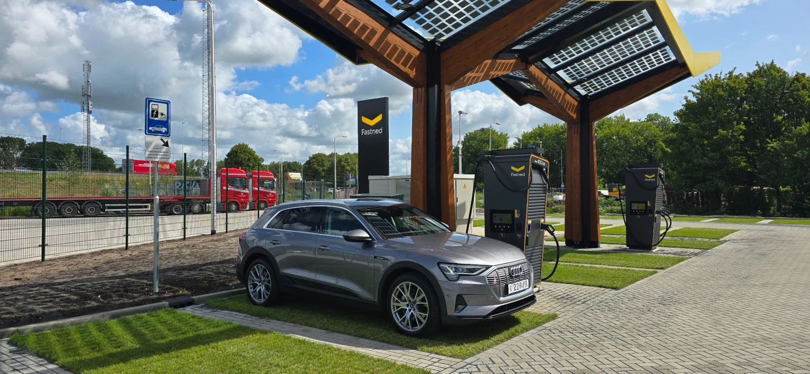 Audi E-Tron undefined | Auto.bg — изображение 1