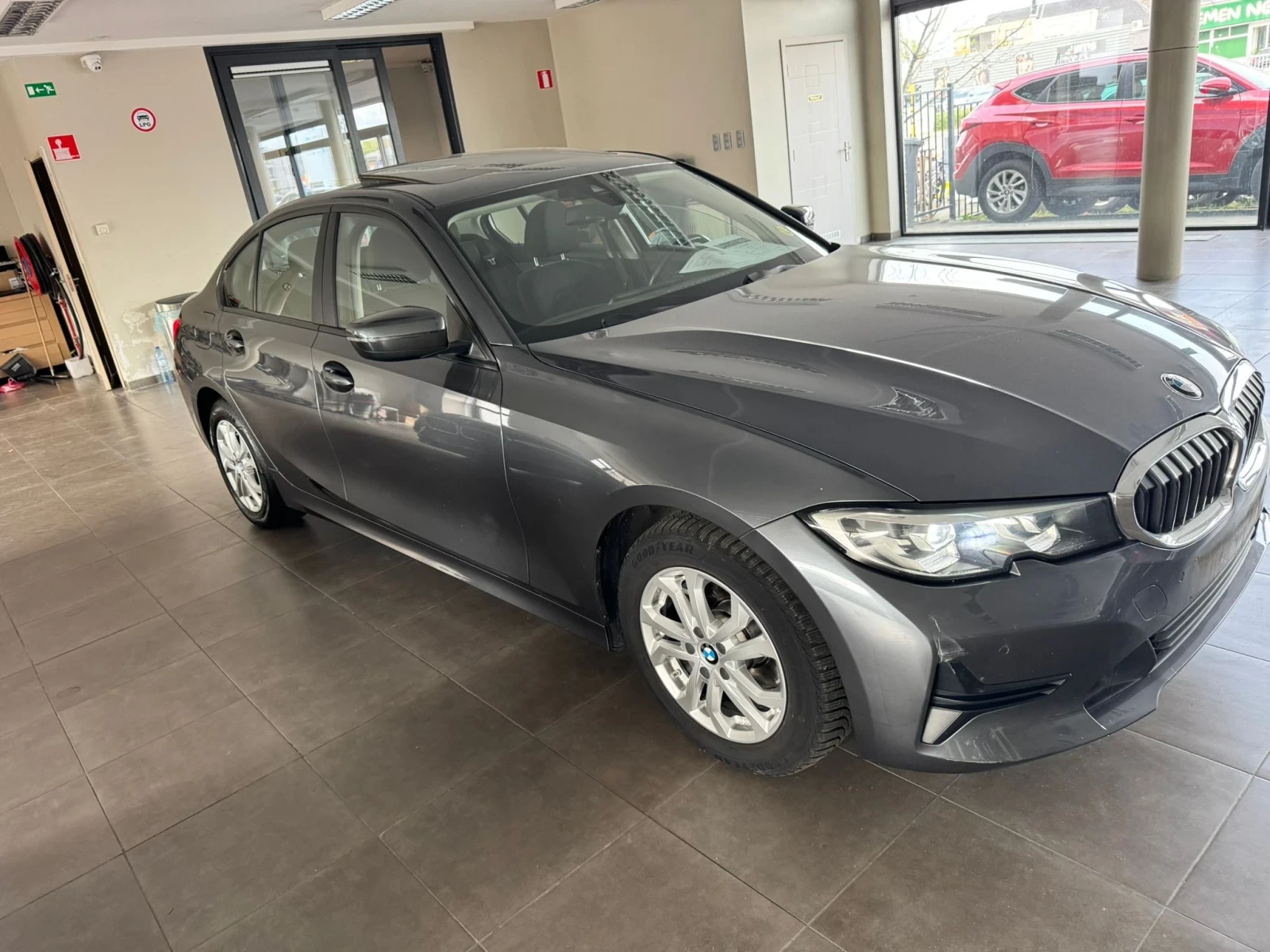BMW 318, снимка 3 - Автомобили и джипове - 54183739
