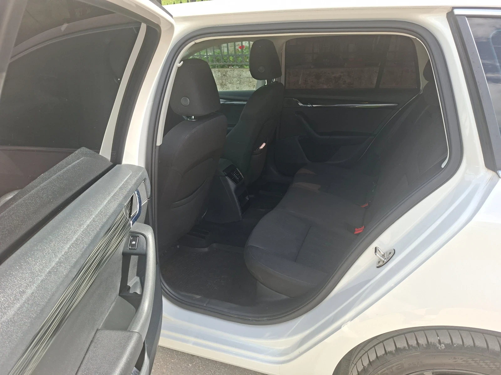 Skoda Octavia, снимка 5 - Автомобили и джипове - 54511579