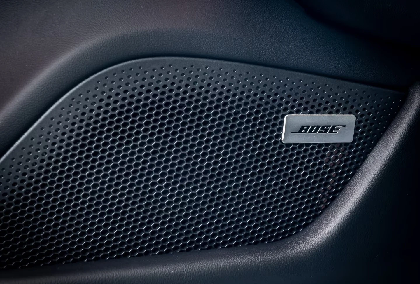 Porsche Taycan 4 SPORT-DESIGN BOSE MATRIX, снимка 11 - Автомобили и джипове - 54633139
