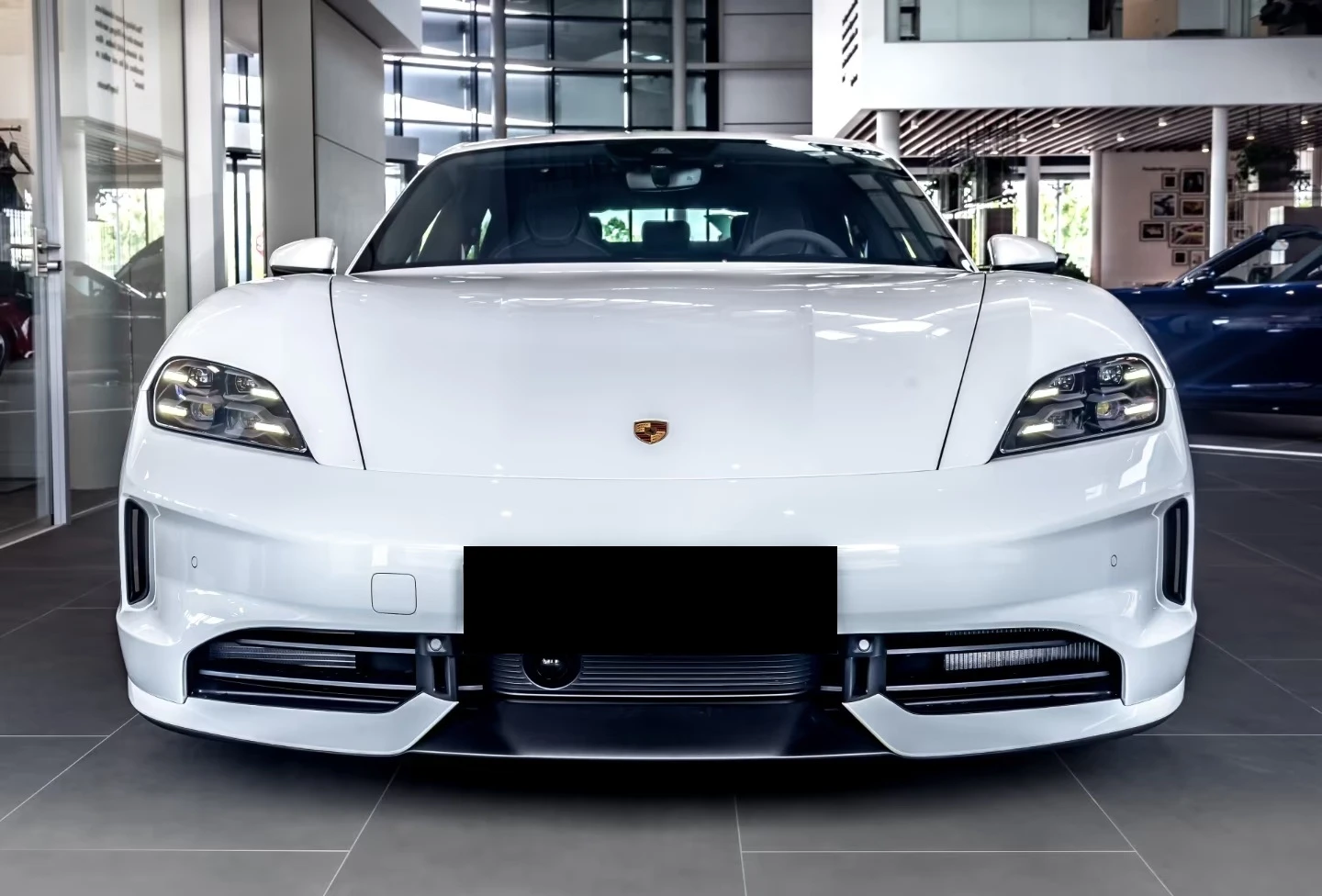 Porsche Taycan 4 SPORT-DESIGN BOSE MATRIX, снимка 2 - Автомобили и джипове - 54633139