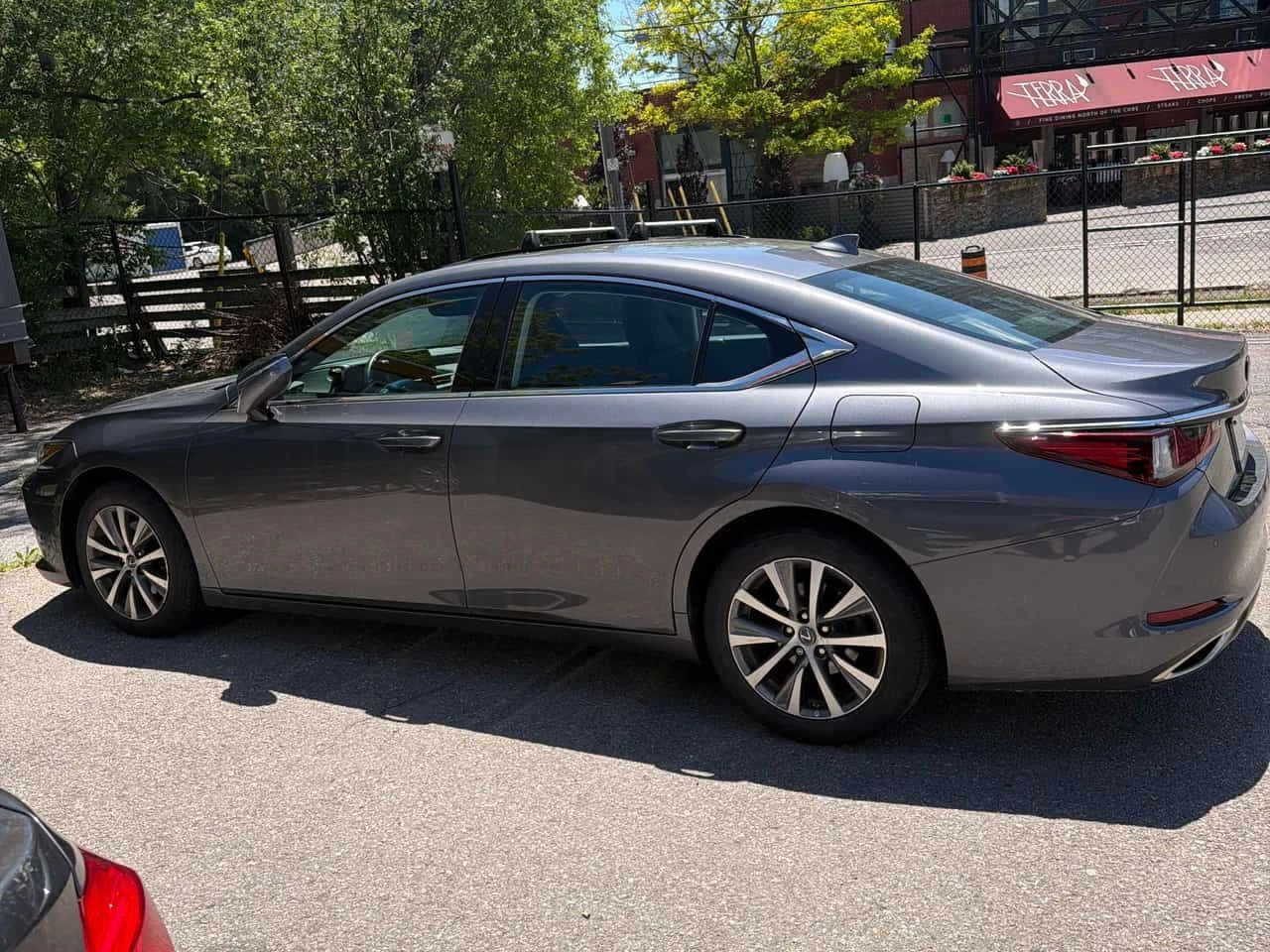 Lexus ES 350 Premium| 2 КЛЮЧА| ШИБИДАХ| ПОДГРЕВИ| ОБДУХВАНЕ, снимка 3 - Автомобили и джипове - 54859478