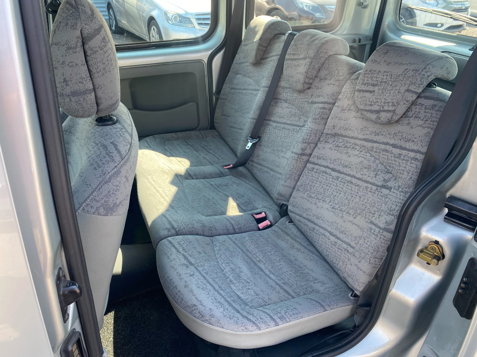 Renault Kangoo 1.2i 16v 4+ 1�. �������� Italy | Mobile.bg � ����������� 12