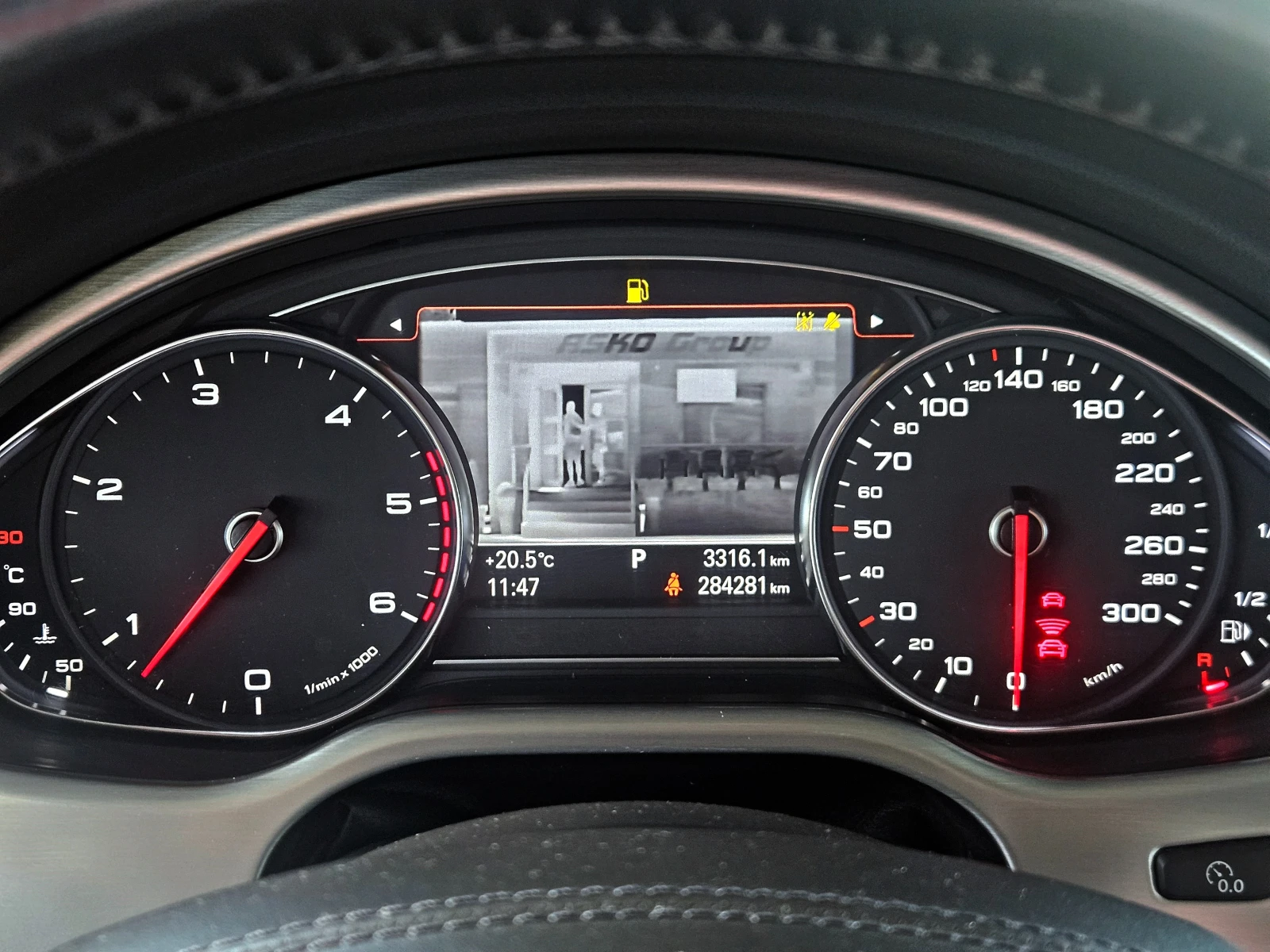 Audi A8 4.2TDI/ТV/DISTR/МАСАЖ/NIGHT/ОБДУХ/BOSE/АMBIENT/LIZ, снимка 10 - Автомобили и джипове - 55528340