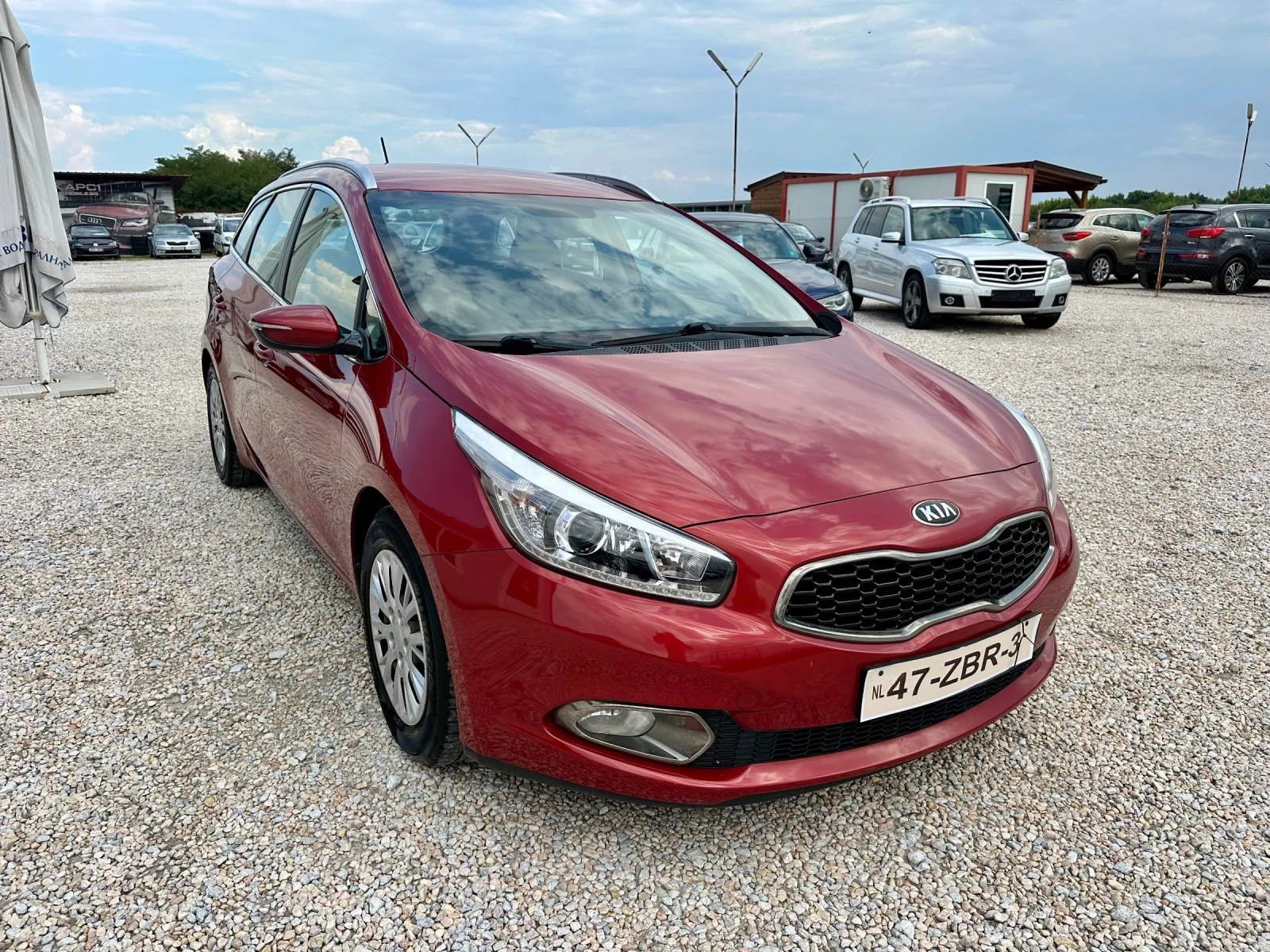 Kia Ceed 1.6бензин 135кс, снимка 3 - Автомобили и джипове - 55598935