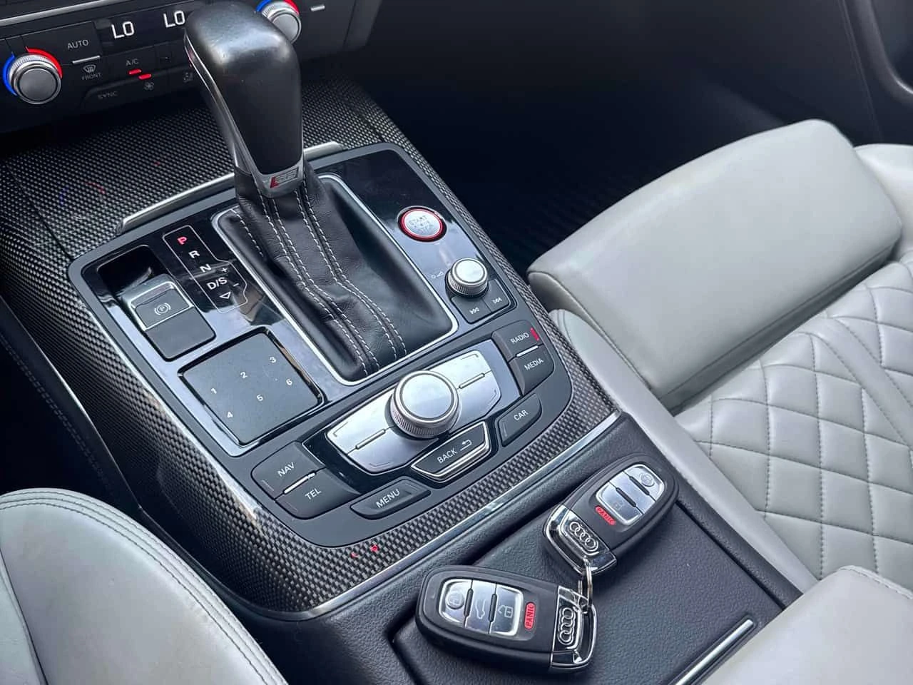 Audi S6  HUD SPORT DIFFS CARBON CARFAX, снимка 10 - Автомобили и джипове - 55602390