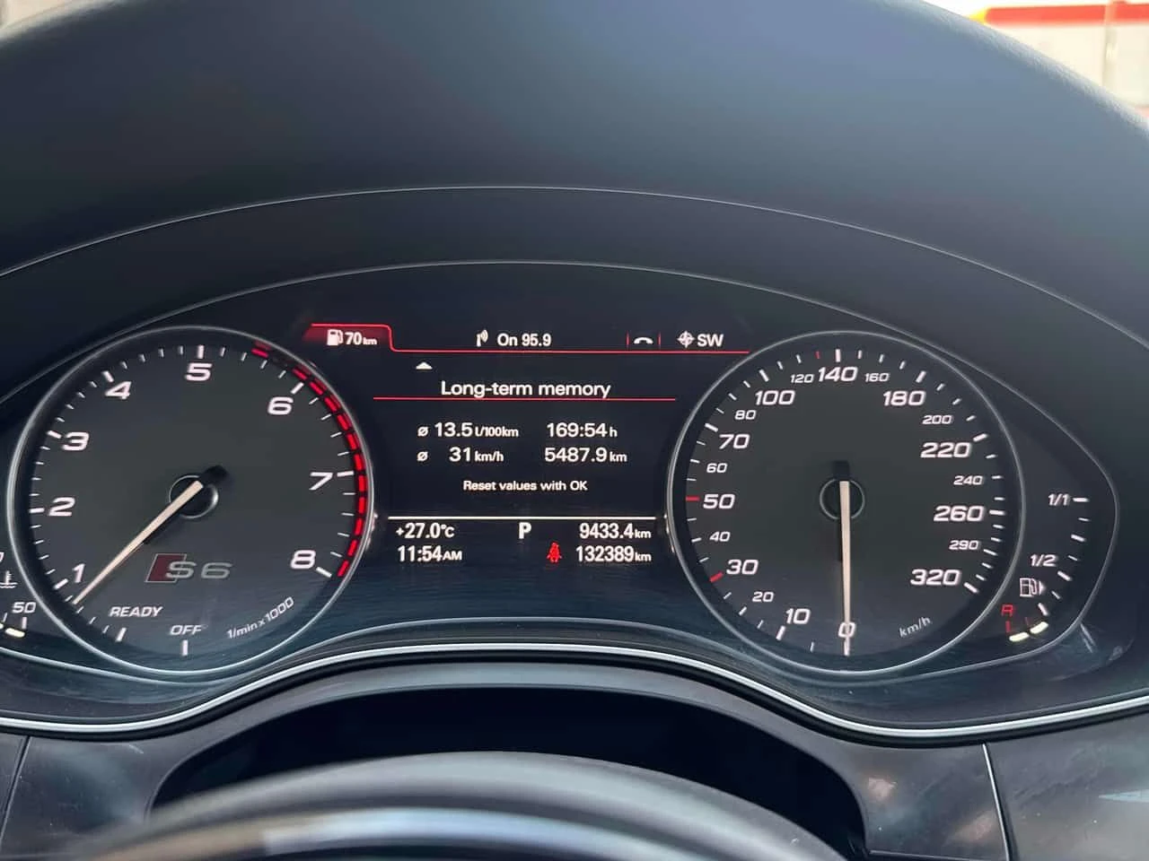 Audi S6  HUD SPORT DIFFS CARBON CARFAX, снимка 8 - Автомобили и джипове - 55602390