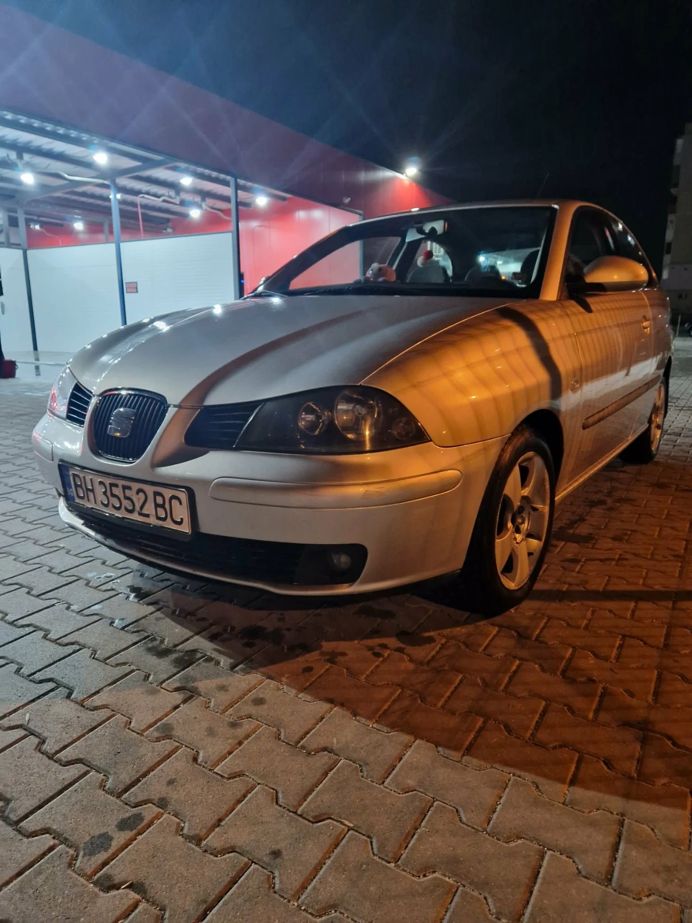 Seat Ibiza, снимка 2 - Автомобили и джипове - 55966399