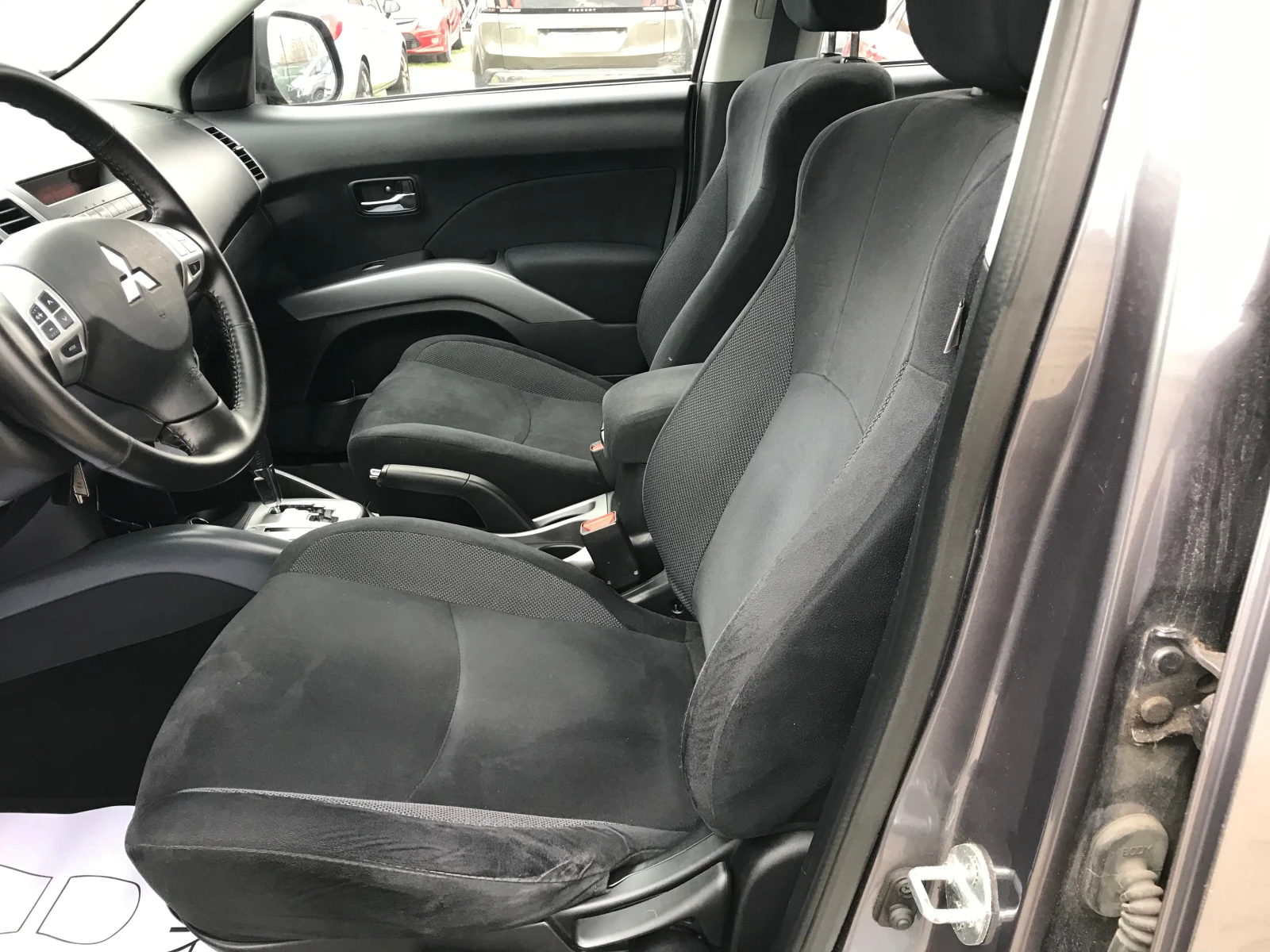 Mitsubishi Outlander 2.4i-AUTOM-4x4-2009g. | Mobile.bg � ����������� 10