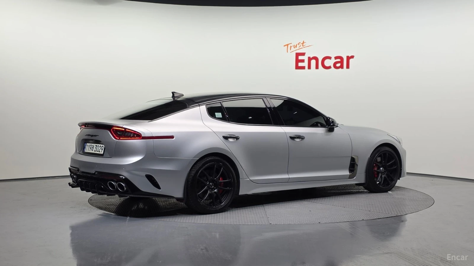 Kia Stinger 3.3 - TURBO MASTERS - HEADUP - ОБДУХ - ПОДГРЕВИ, снимка 2 - Автомобили и джипове - 56113599