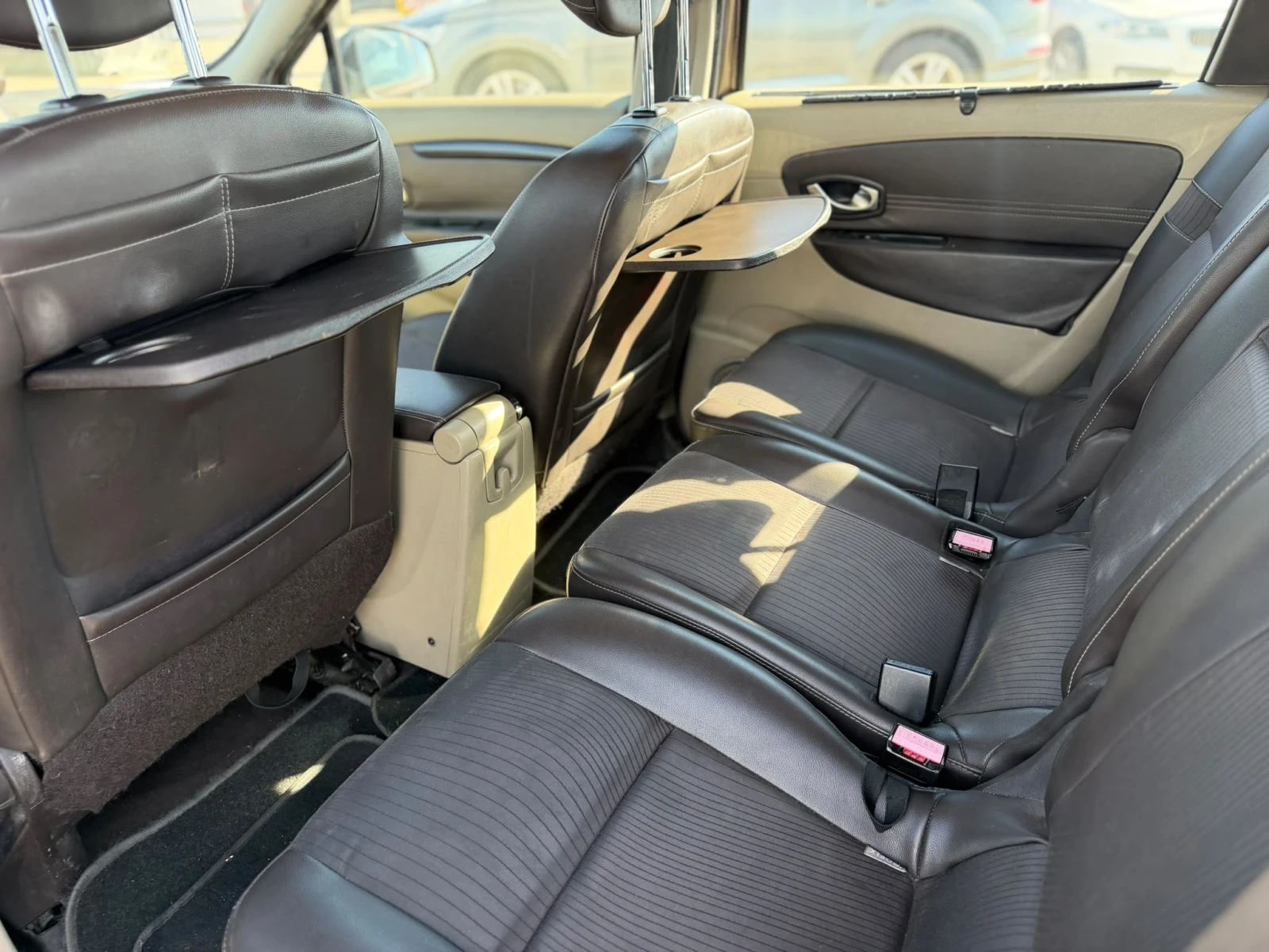 Renault Scenic / 1.9D / 131HP / EURO 5 / ���� / | Mobile.bg � ����������� 10