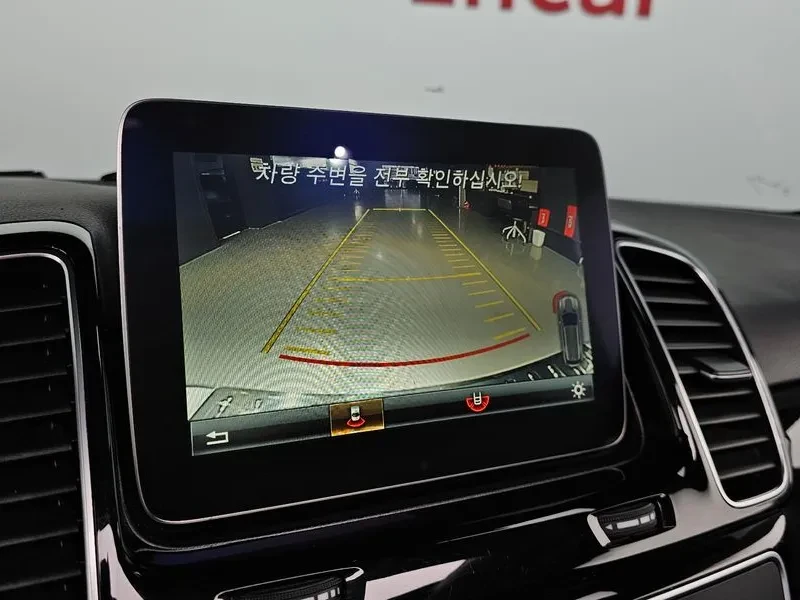 Mercedes-Benz GLE D 4Matic, снимка 14 - Автомобили и джипове - 56369687