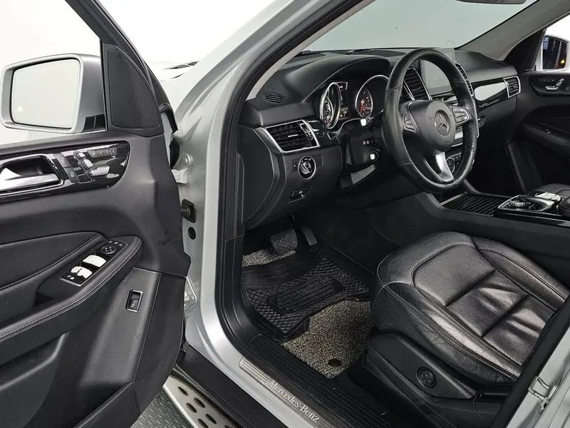 Mercedes-Benz GLE D 4Matic, снимка 10 - Автомобили и джипове - 56369687