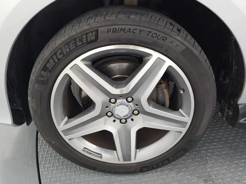 Mercedes-Benz GLE D 4Matic, снимка 5 - Автомобили и джипове - 56369687
