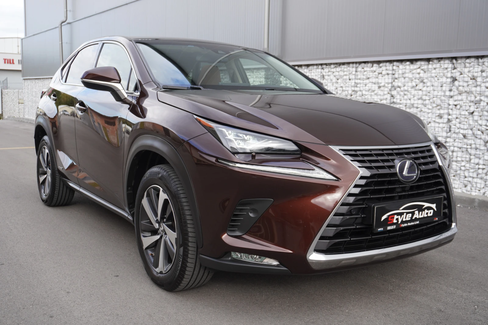 Lexus NX 300h LUXURY, FACE, TRI BEAM, CARPLAY, 88.000km!!КАТО НО - изображение 7