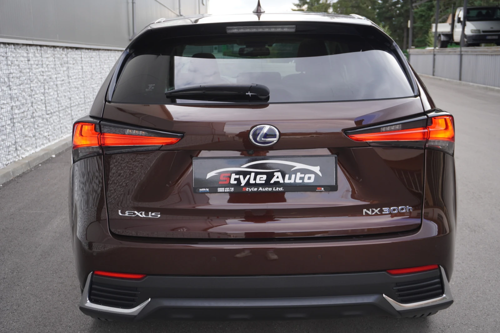 Lexus NX 300h LUXURY, FACE, TRI BEAM, CARPLAY, 88.000km!!КАТО НО - изображение 4