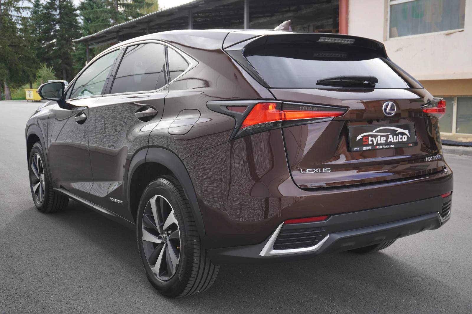 Lexus NX 300h LUXURY, FACE, TRI BEAM, CARPLAY, 88.000km!!КАТО НО - изображение 3