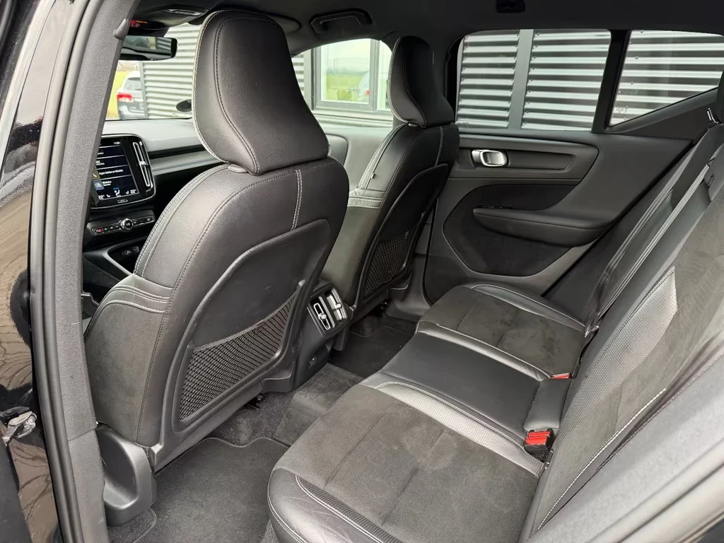 Volvo XC40  XC40 R Design AWD 2.0d Aut. 190ps DK - изображение 4