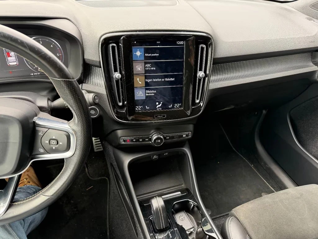 Volvo XC40  XC40 R Design AWD 2.0d Aut. 190ps DK - изображение 7