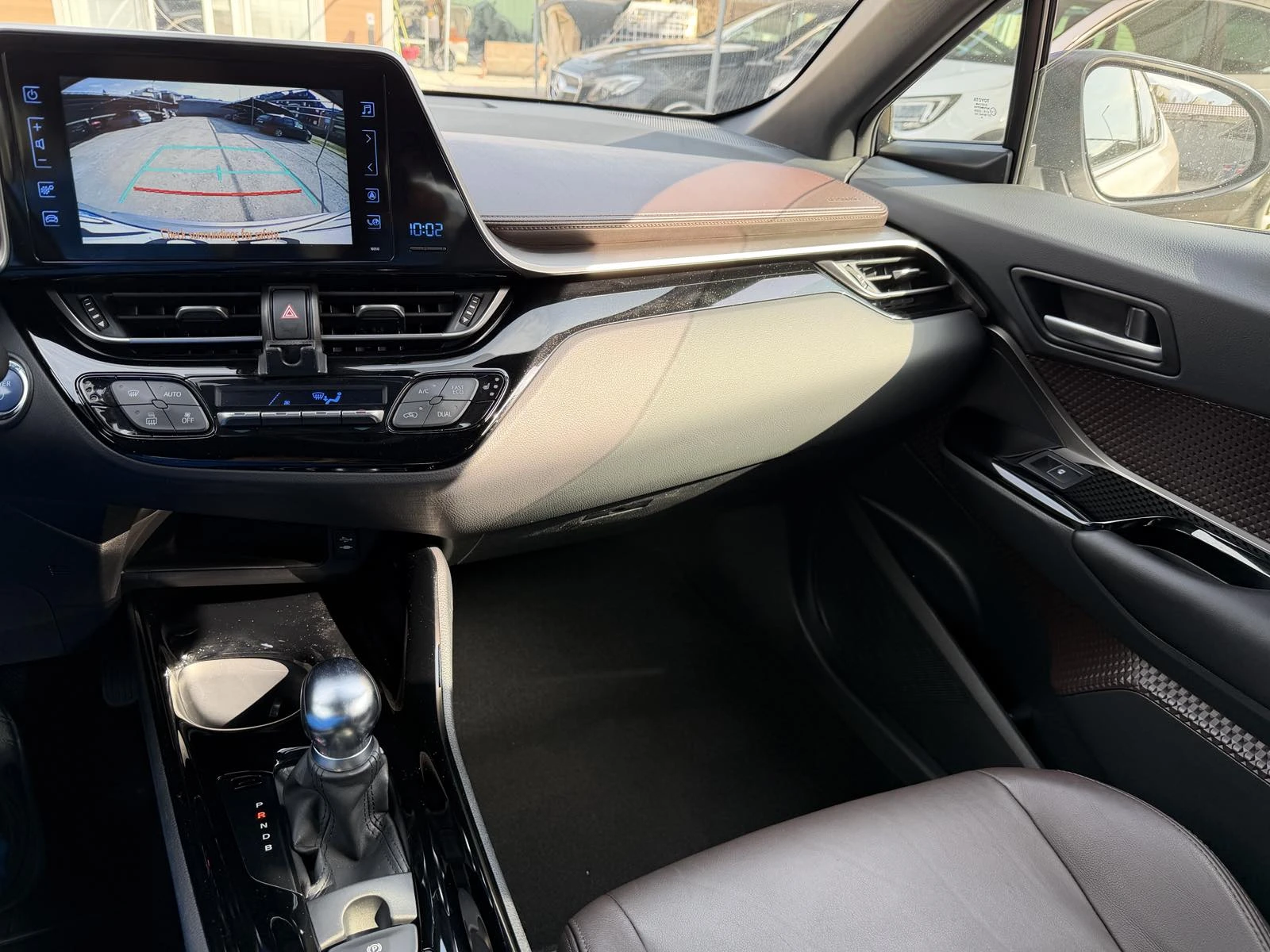 Toyota C-HR, снимка 10 - Автомобили и джипове - 53984745