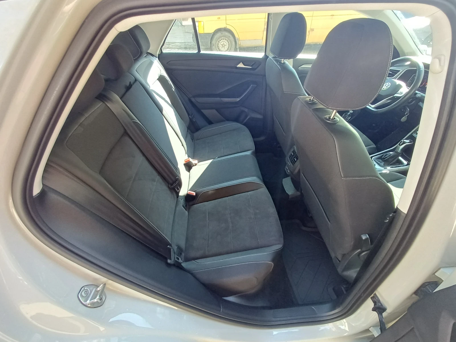 VW T-Roc 4motion, снимка 13 - Автомобили и джипове - 54289318