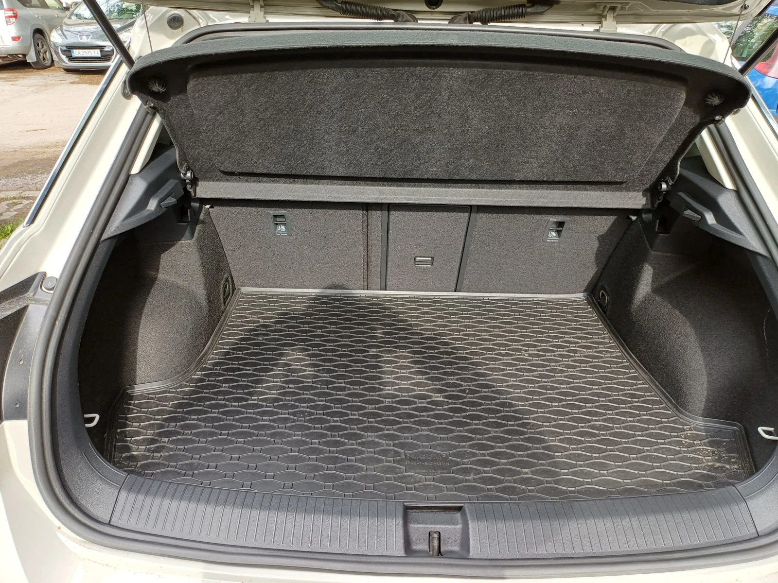 VW T-Roc 4motion, снимка 14 - Автомобили и джипове - 54289318