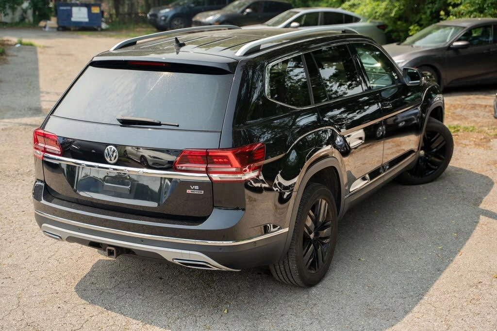 VW Atlas 3.6 FSI * Execline * АвтоКредит * (ЦЕНА ДО БГ), снимка 4 - Автомобили и джипове - 55495939