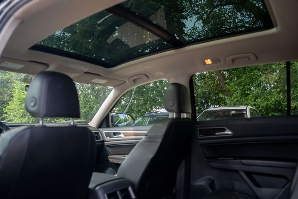 VW Atlas 3.6 FSI * Execline * АвтоКредит * (ЦЕНА ДО БГ), снимка 15 - Автомобили и джипове - 55495939