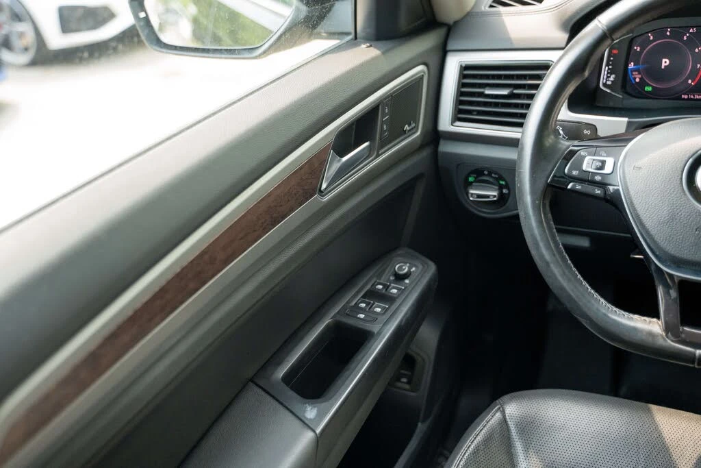 VW Atlas 3.6 FSI * Execline * АвтоКредит * (ЦЕНА ДО БГ), снимка 6 - Автомобили и джипове - 55495939