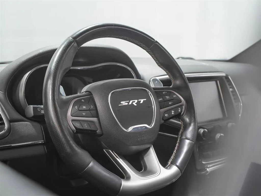Jeep Grand cherokee SRT* 6.4* HARMAN* ОБДУХ* ДИСТРОНИК* PANO* КРАЙНА Ц, снимка 8 - Автомобили и джипове - 55541272