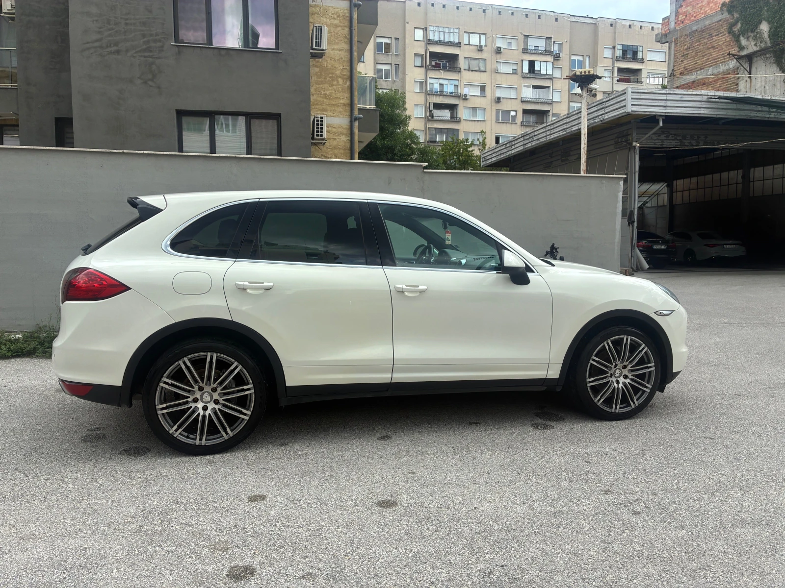 Porsche Cayenne 1 Собственик в БГ, снимка 14 - Автомобили и джипове - 56073973