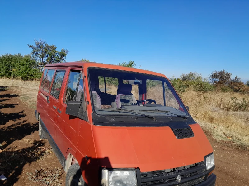 Renault Trafic, снимка 1 - Бусове и автобуси - 47426003