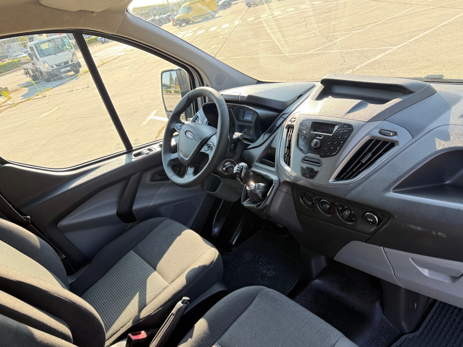 Ford Transit Custom 2.2 - изображение 10